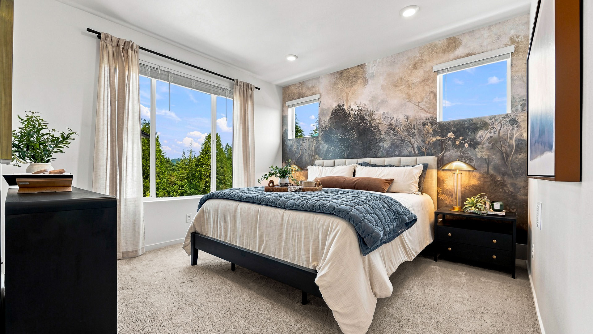 primary suite bedroom