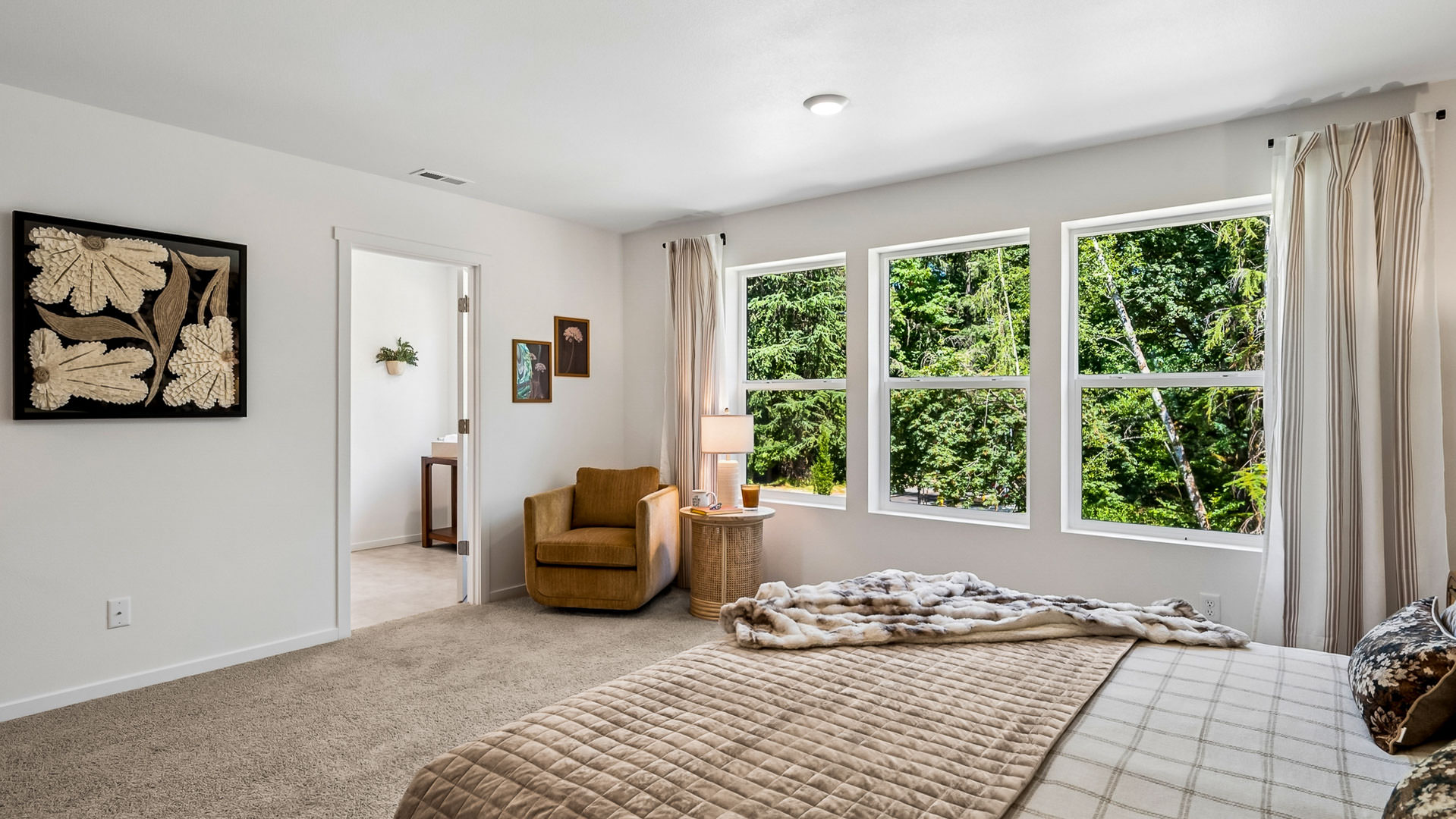 primary suite bedroom