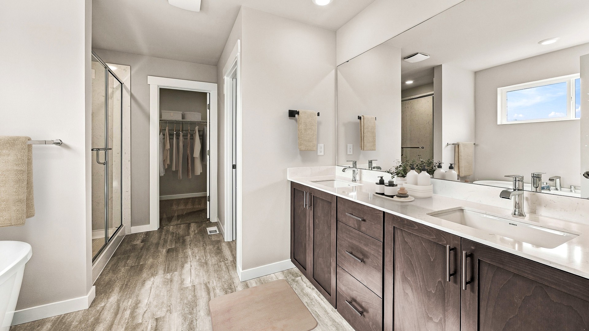 primary suite bedroom