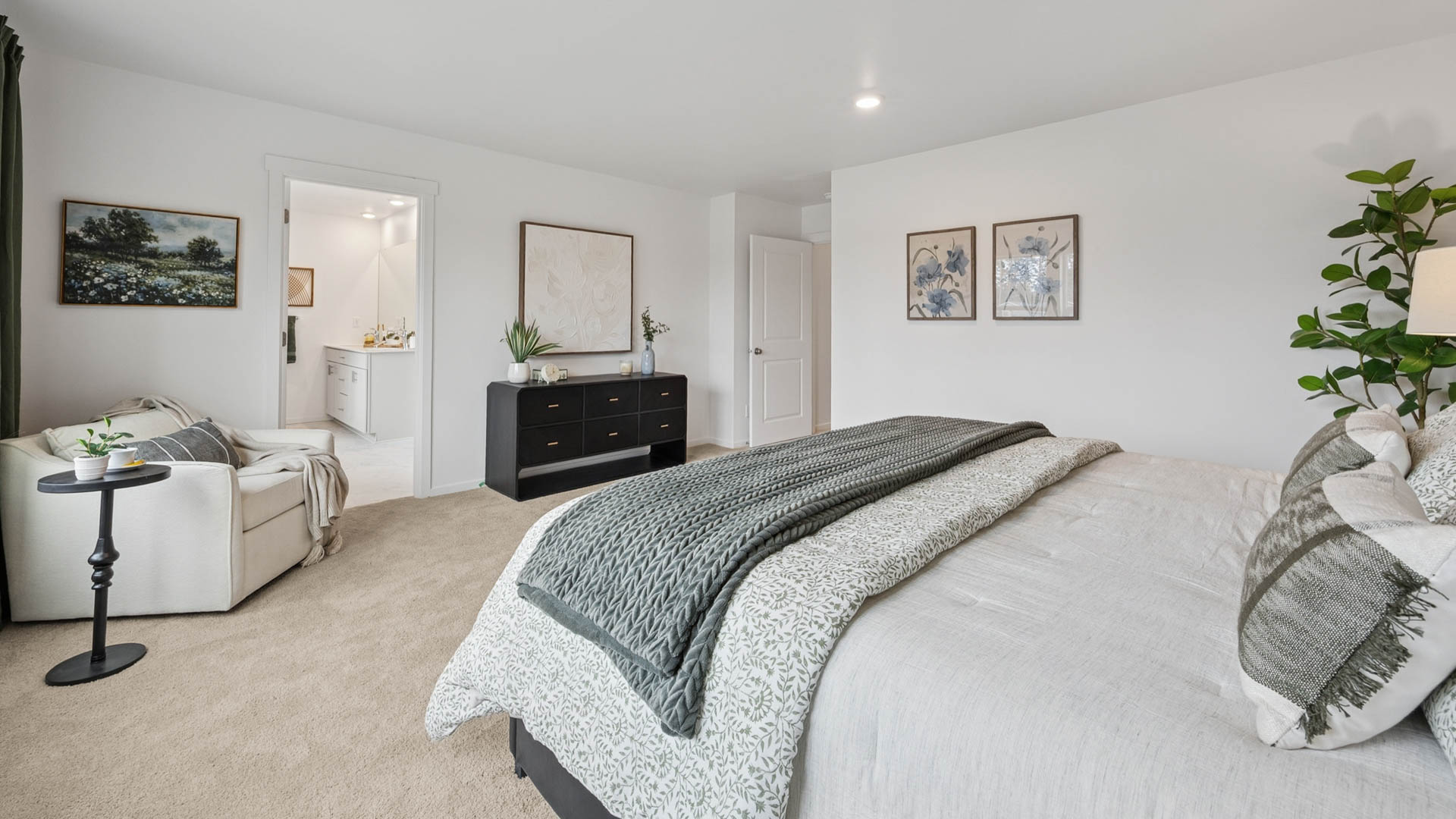 primary suite bedroom