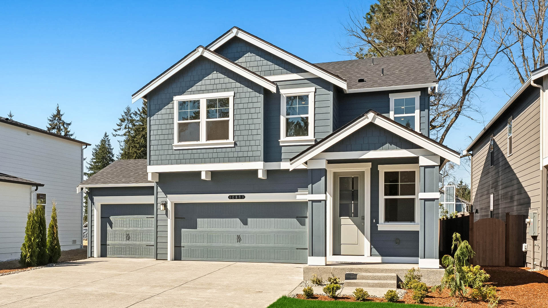 12806 8th AVE E #2 exterior