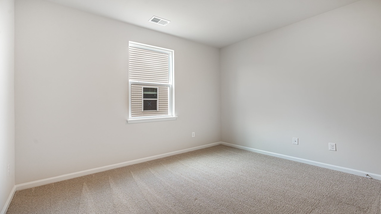 bedroom with carpet flooring