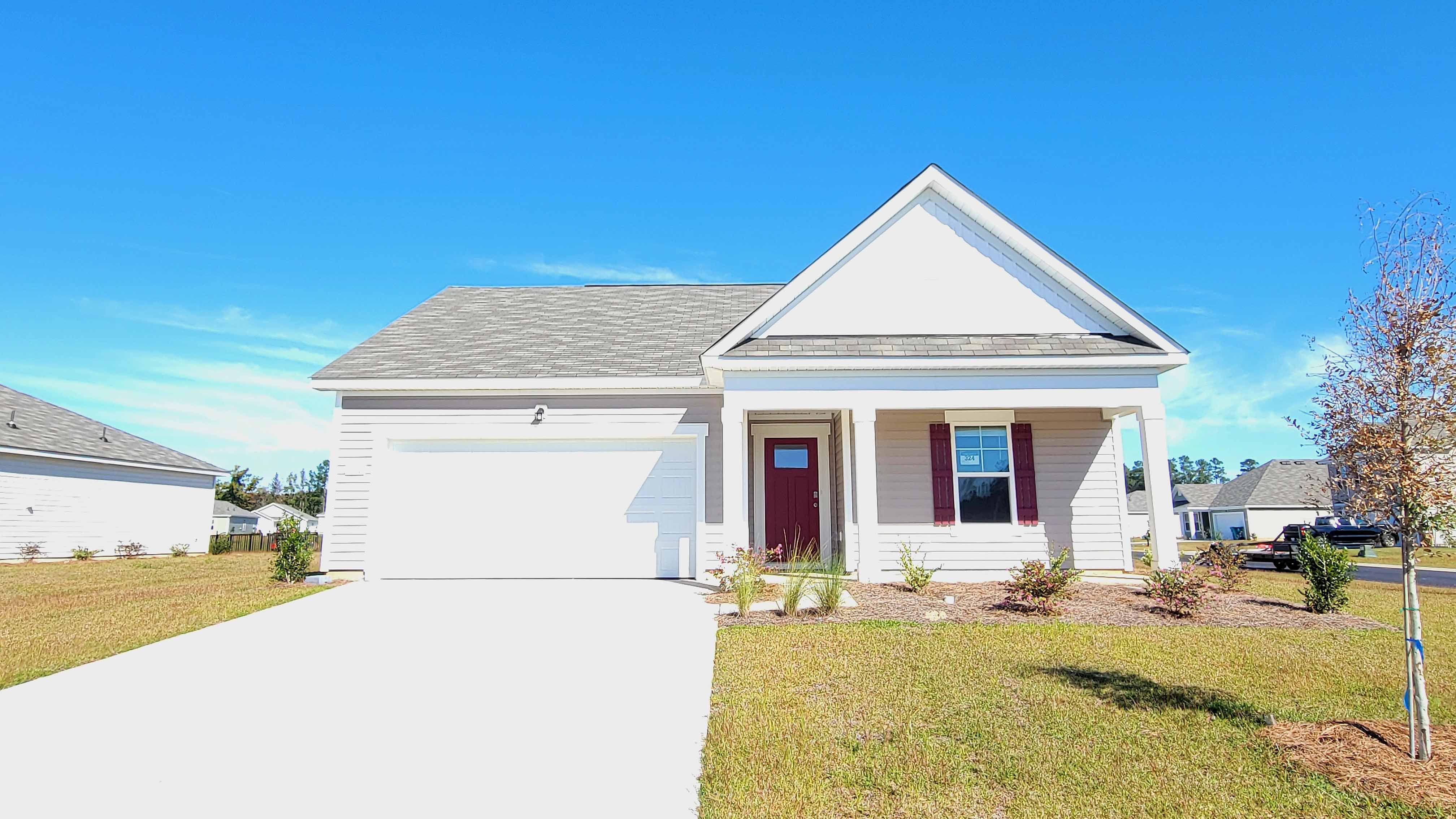 single story home with vinyl siding