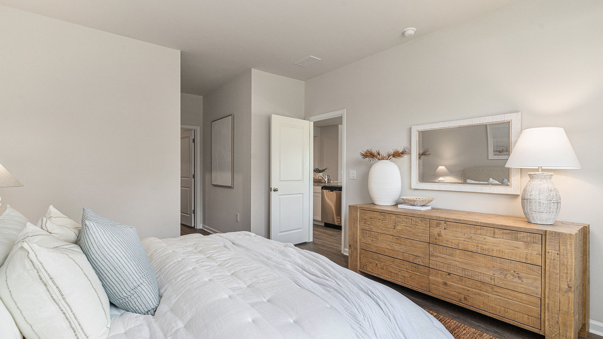 bedroom with dresser