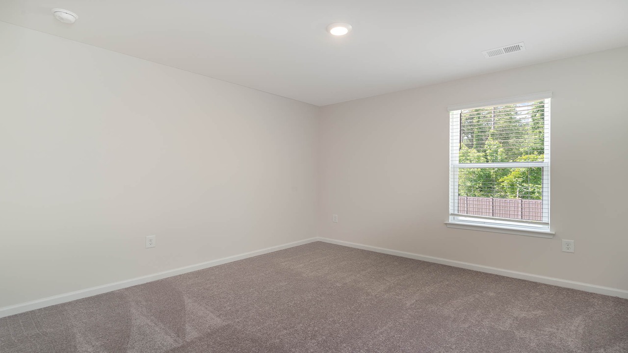 bedroom with carpet flooring
