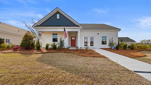 single story home with vinyl siding