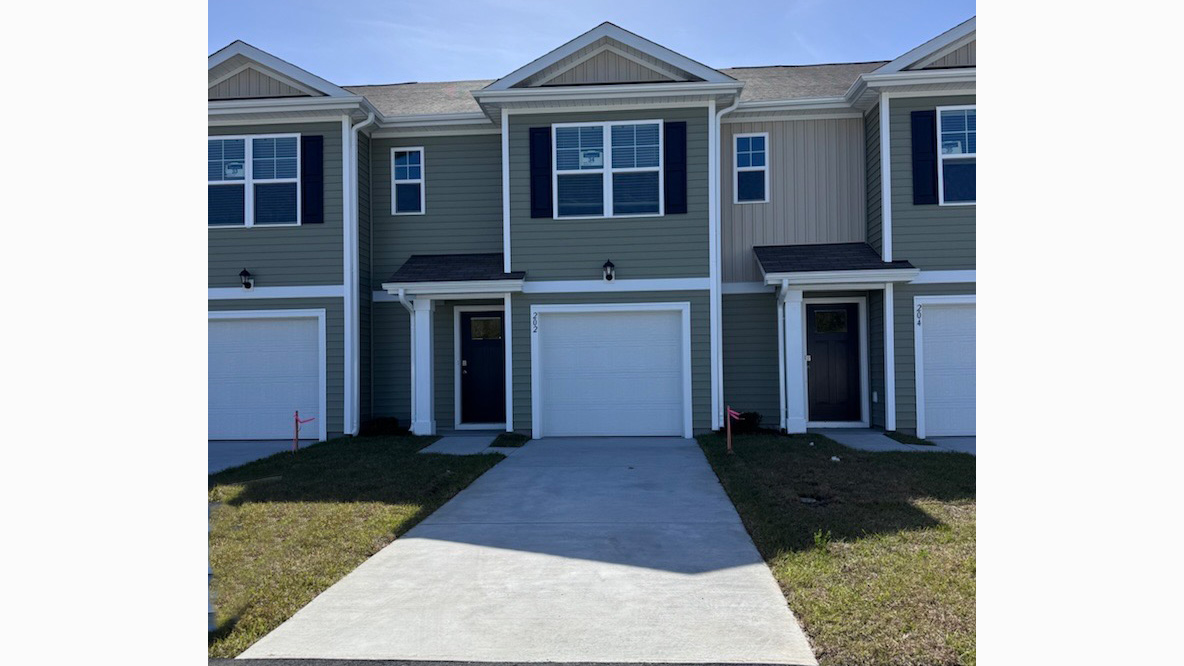 Townhome with 1 car garage