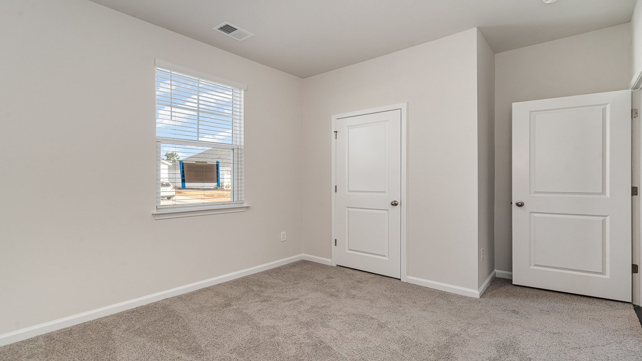 bedroom with carpet flooring