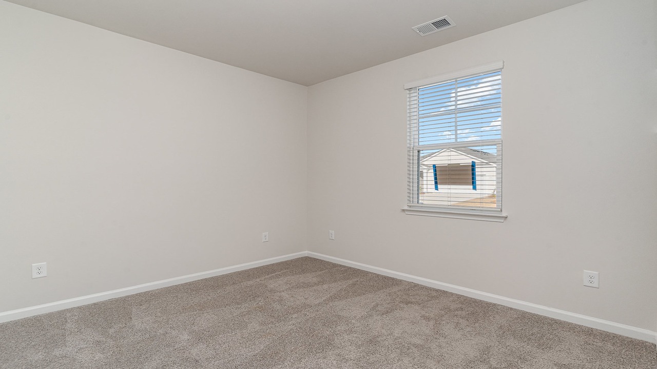 bedroom with carpet flooring