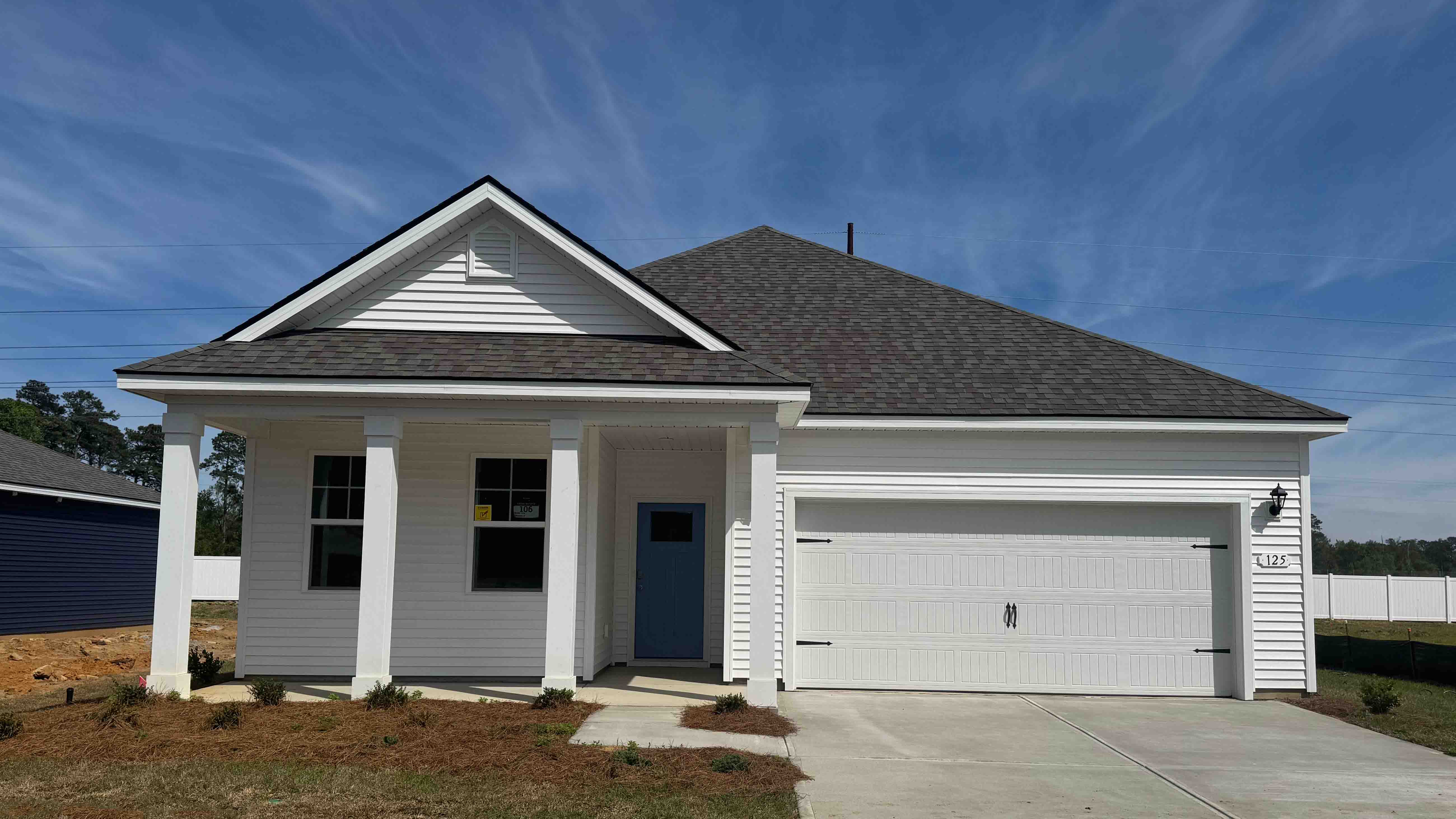 single story home with vinyl siding
