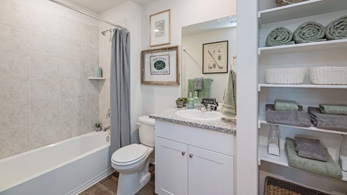 Floresville Links at River Bend New Construction Homes large secondary bath