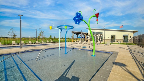 DR Horton Converse Avenida pool with children's play area