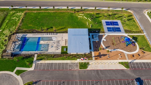 DR Horton Converse Avenida pool and amenity center