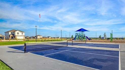 DR Horton Converse Avenida tennis courts