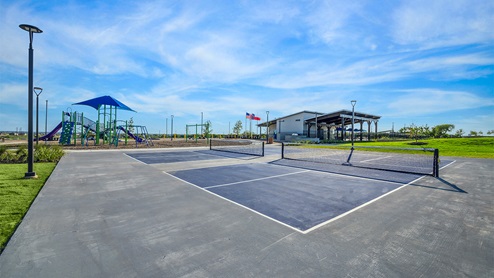 DR Horton Converse Avenida tennis courts