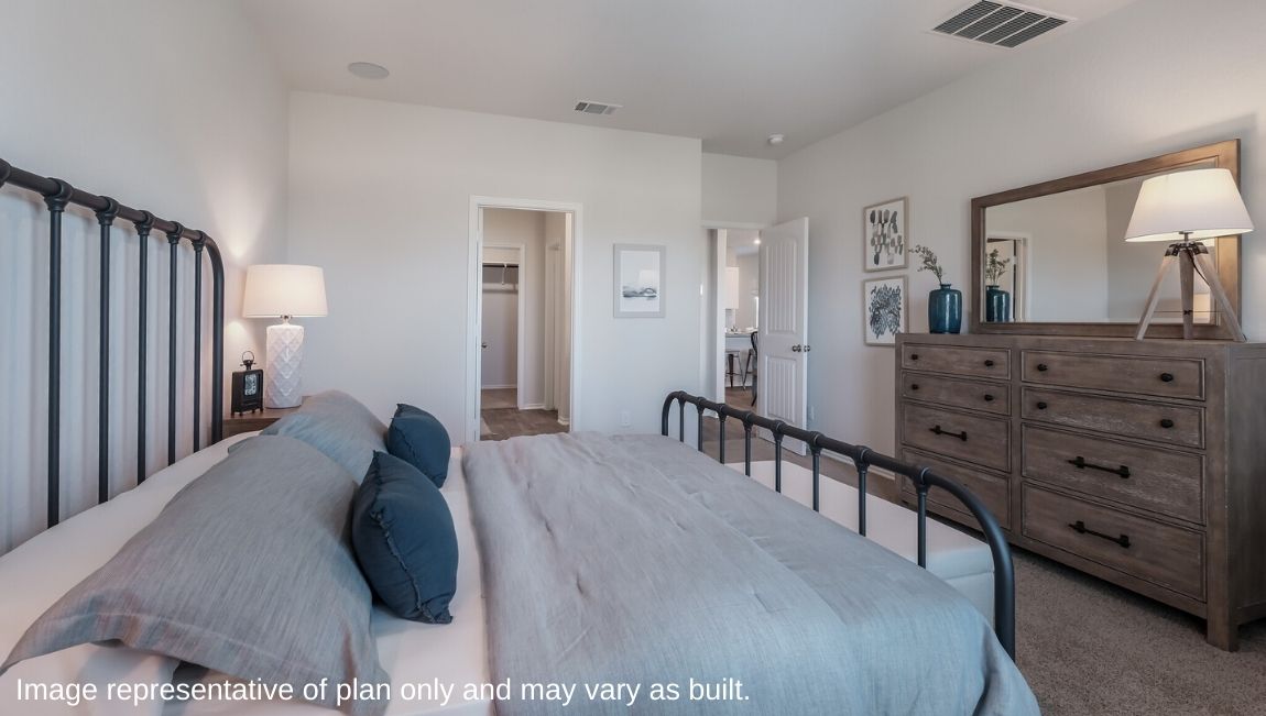DR Horton Lytle Saddle Ridge Estates the florence 1858 sq ft 3 beds 2.5 baths 2 car 2 story