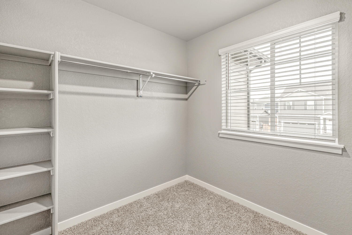 New Homes in Lochbuie, Colorado at the Silver Peaks community by D.R. Horton