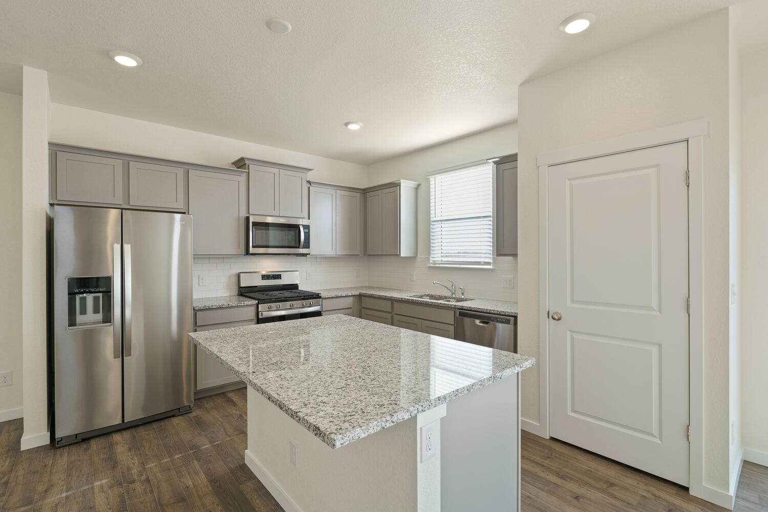 New Homes in Lochbuie, Colorado at the Silver Peaks community by D.R. Horton
