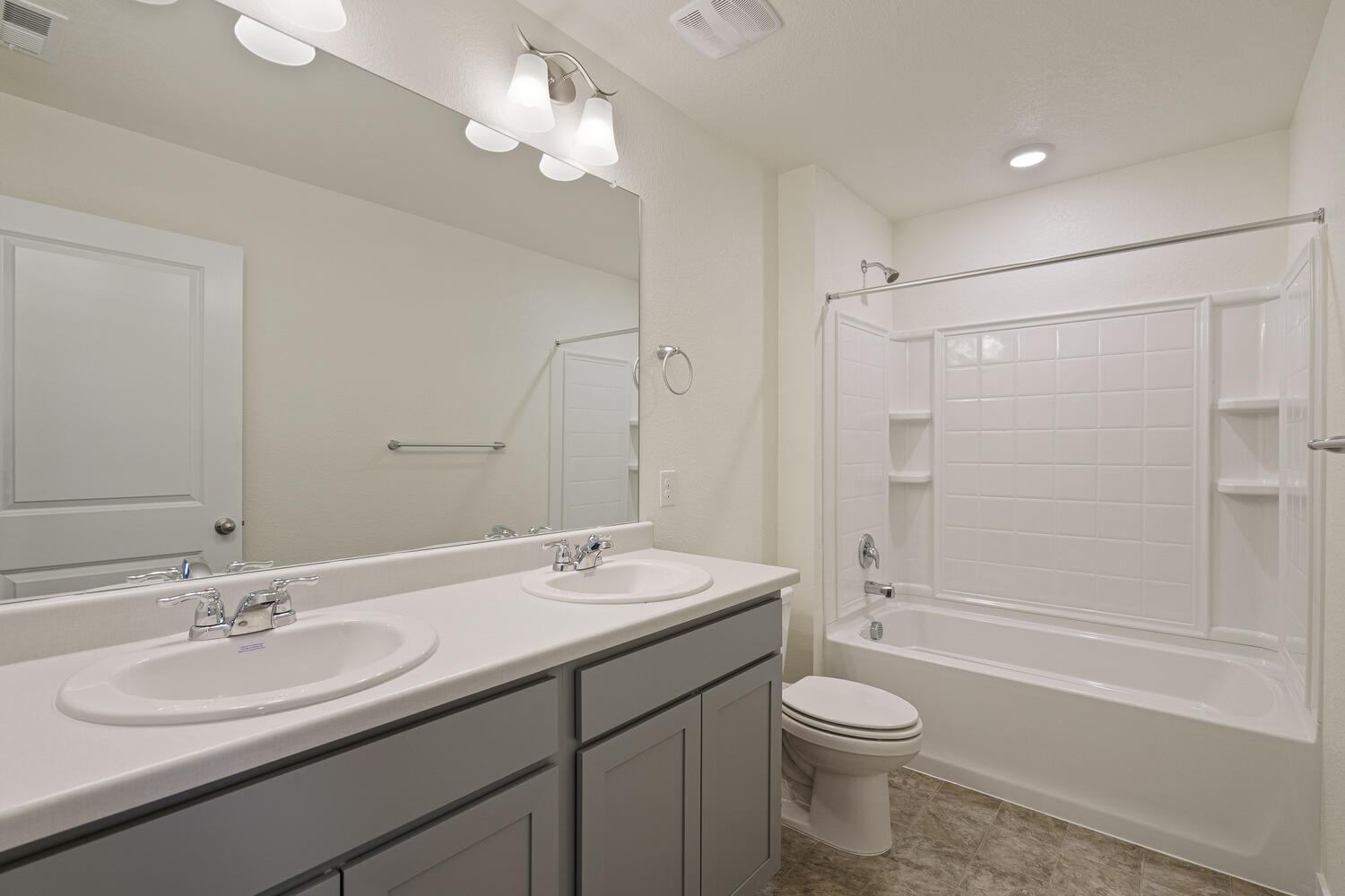 New Homes in Lochbuie, Colorado at the Silver Peaks community by D.R. Horton