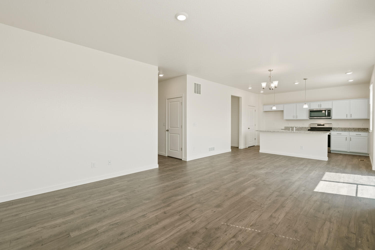 New Homes in Lochbuie, Colorado at the Silver Peaks community by D.R. Horton