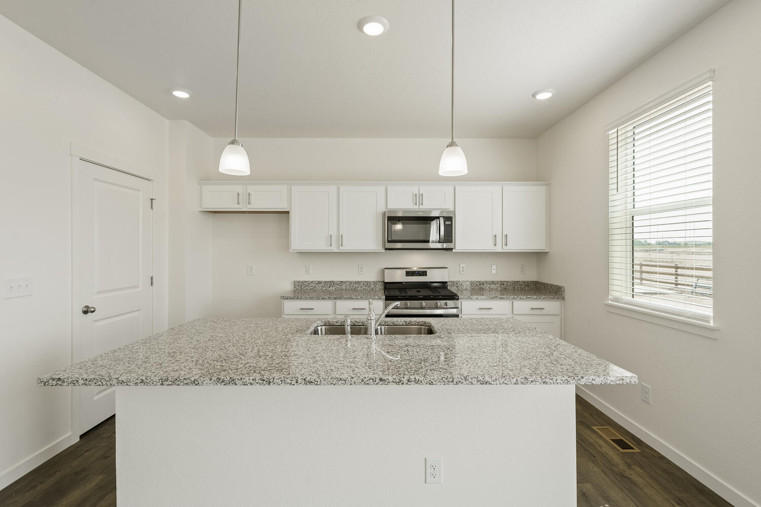 New Homes in Lochbuie, Colorado at the Silver Peaks community by D.R. Horton