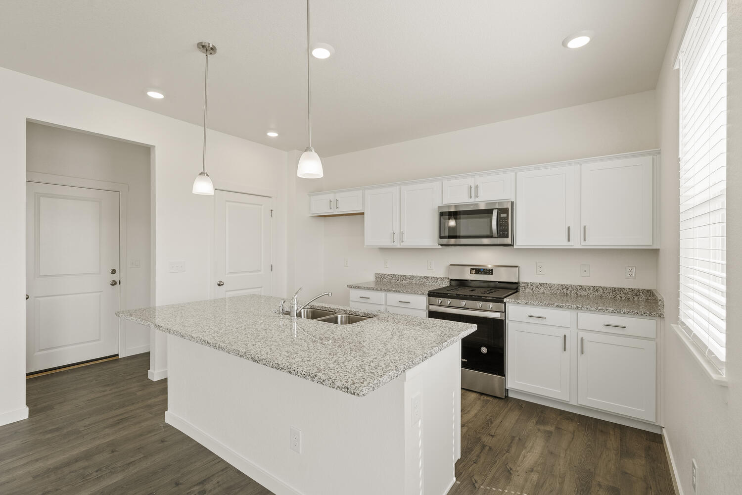 New Homes in Lochbuie, Colorado at the Silver Peaks community by D.R. Horton