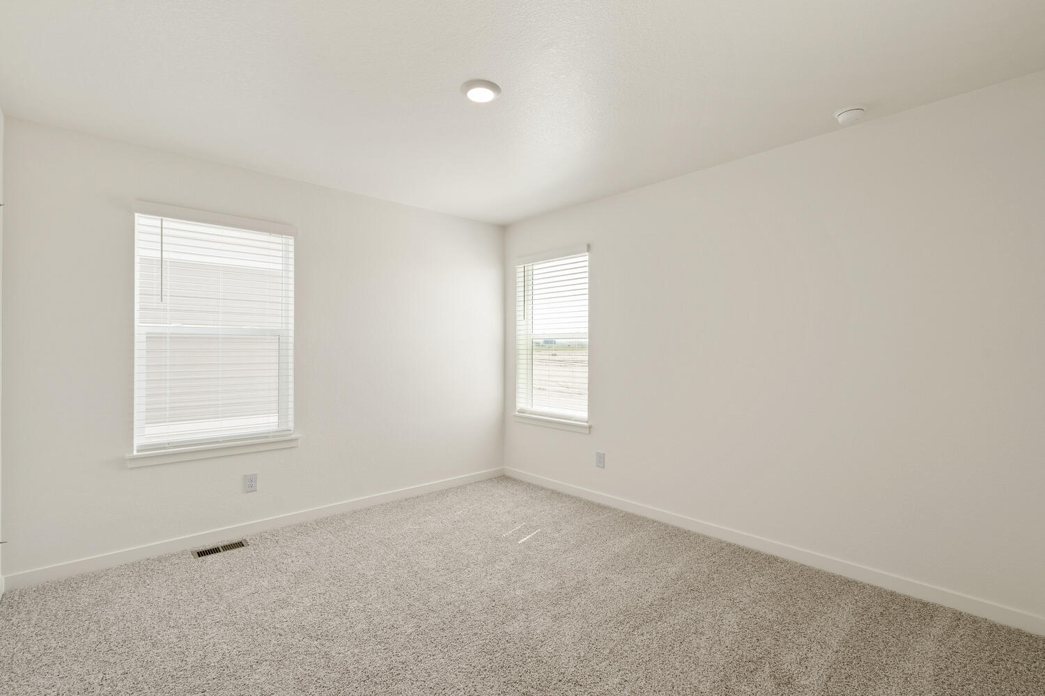 New Homes in Lochbuie, Colorado at the Silver Peaks community by D.R. Horton