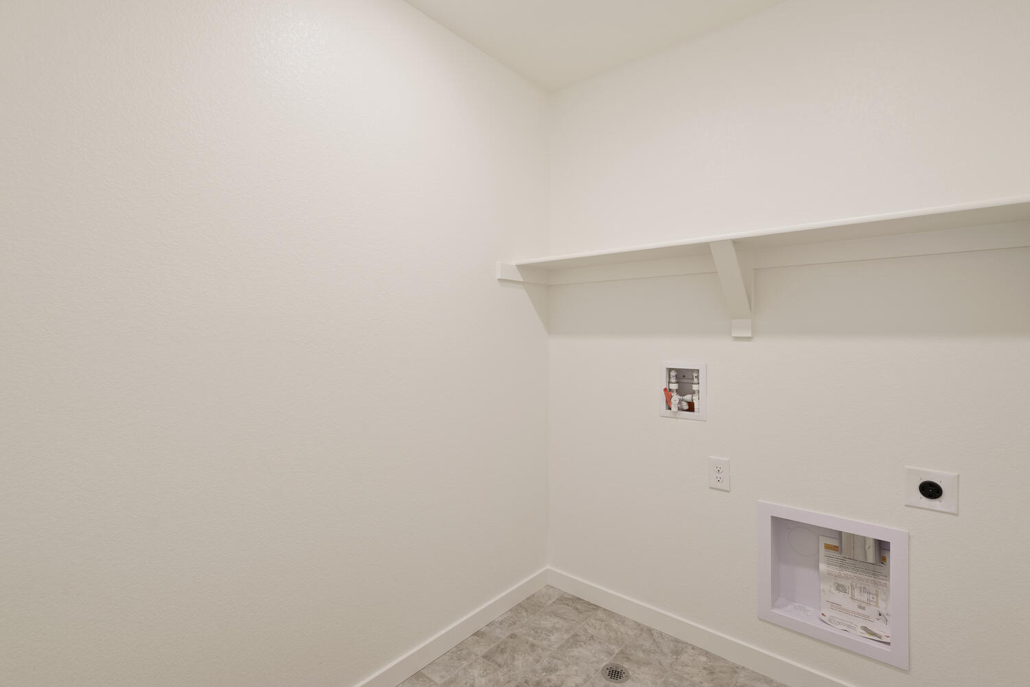 New Homes in Lochbuie, Colorado at the Silver Peaks community by D.R. Horton