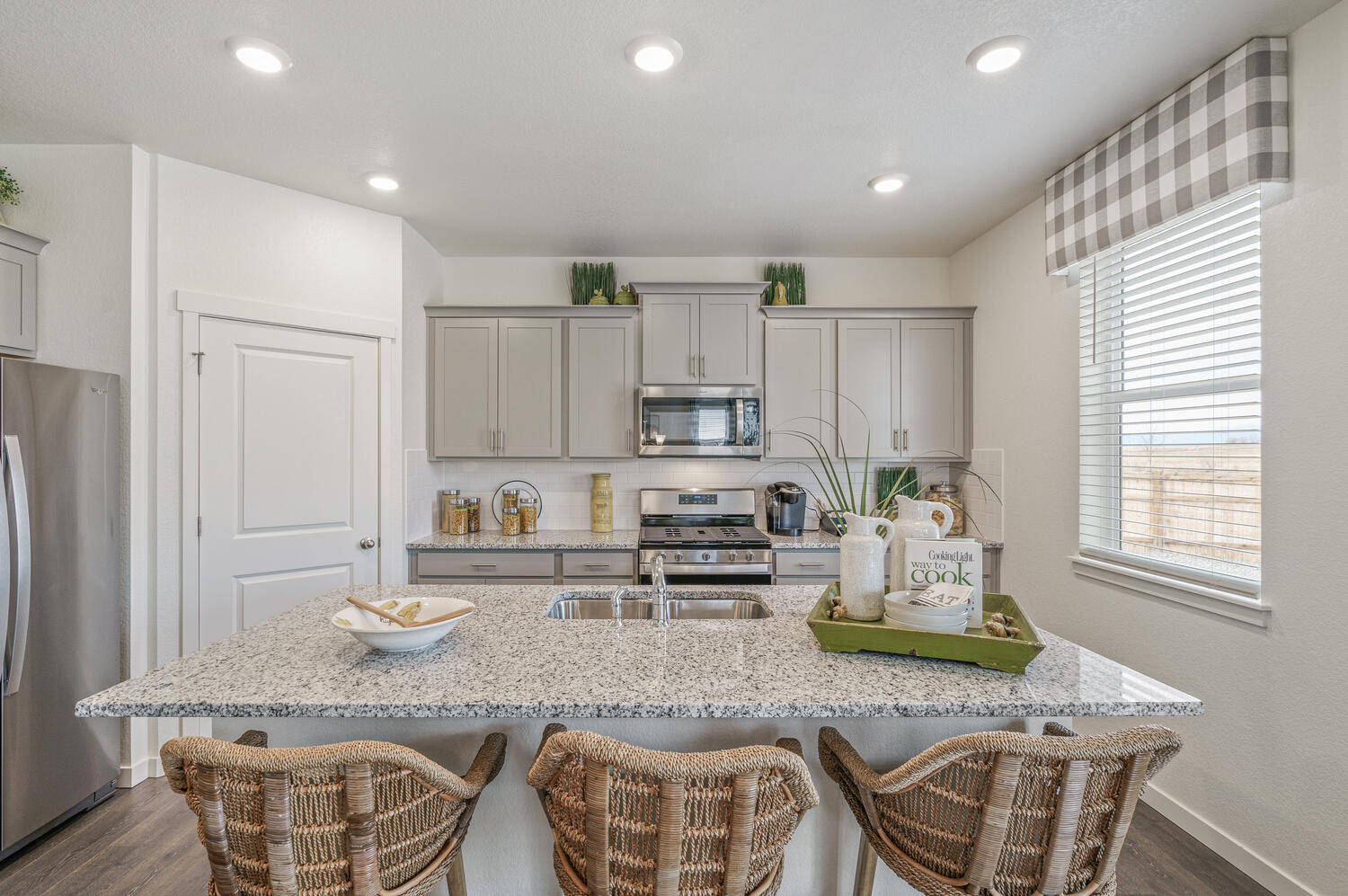 New Homes in Lochbuie, Colorado at the Silver Peaks community by D.R. Horton