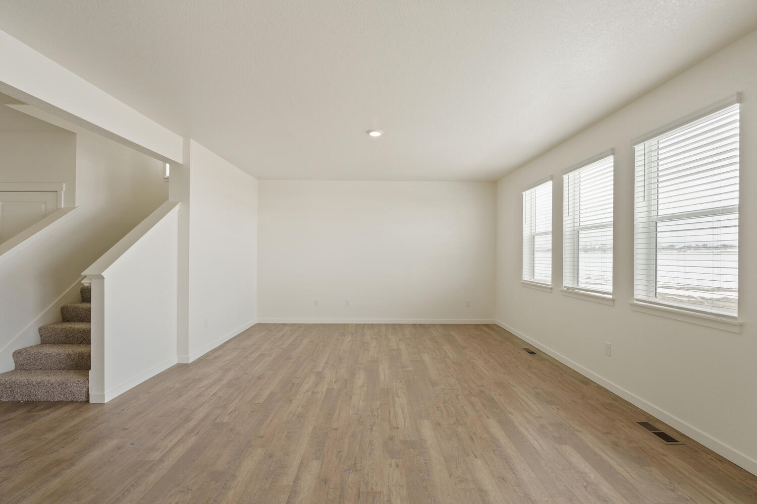 New Homes in Lochbuie, Colorado at the Silver Peaks community by D.R. Horton