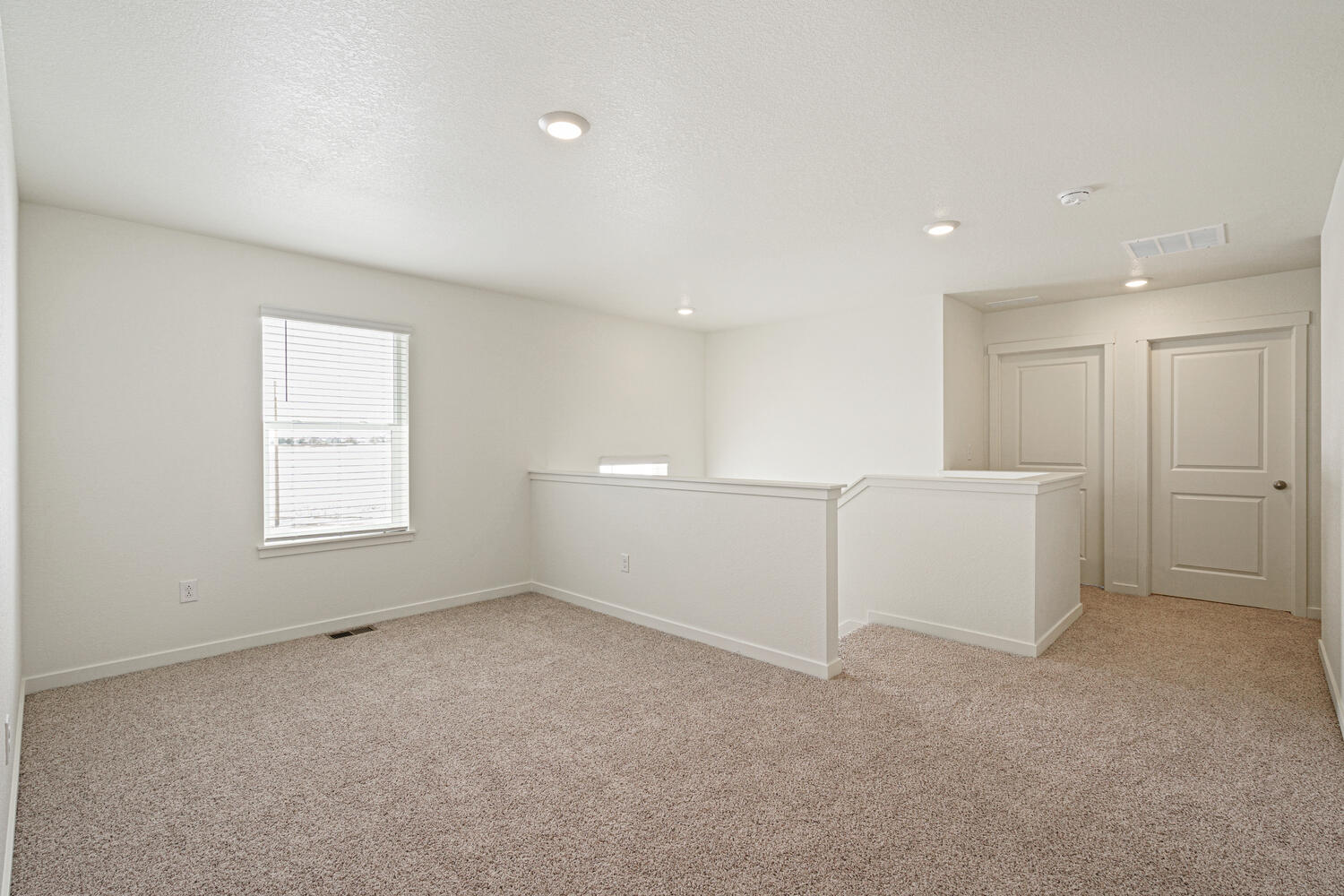 New Homes in Lochbuie, Colorado at the Silver Peaks community by D.R. Horton