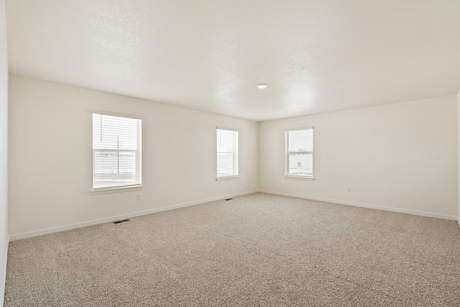 New Homes in Lochbuie, Colorado at the Silver Peaks community by D.R. Horton