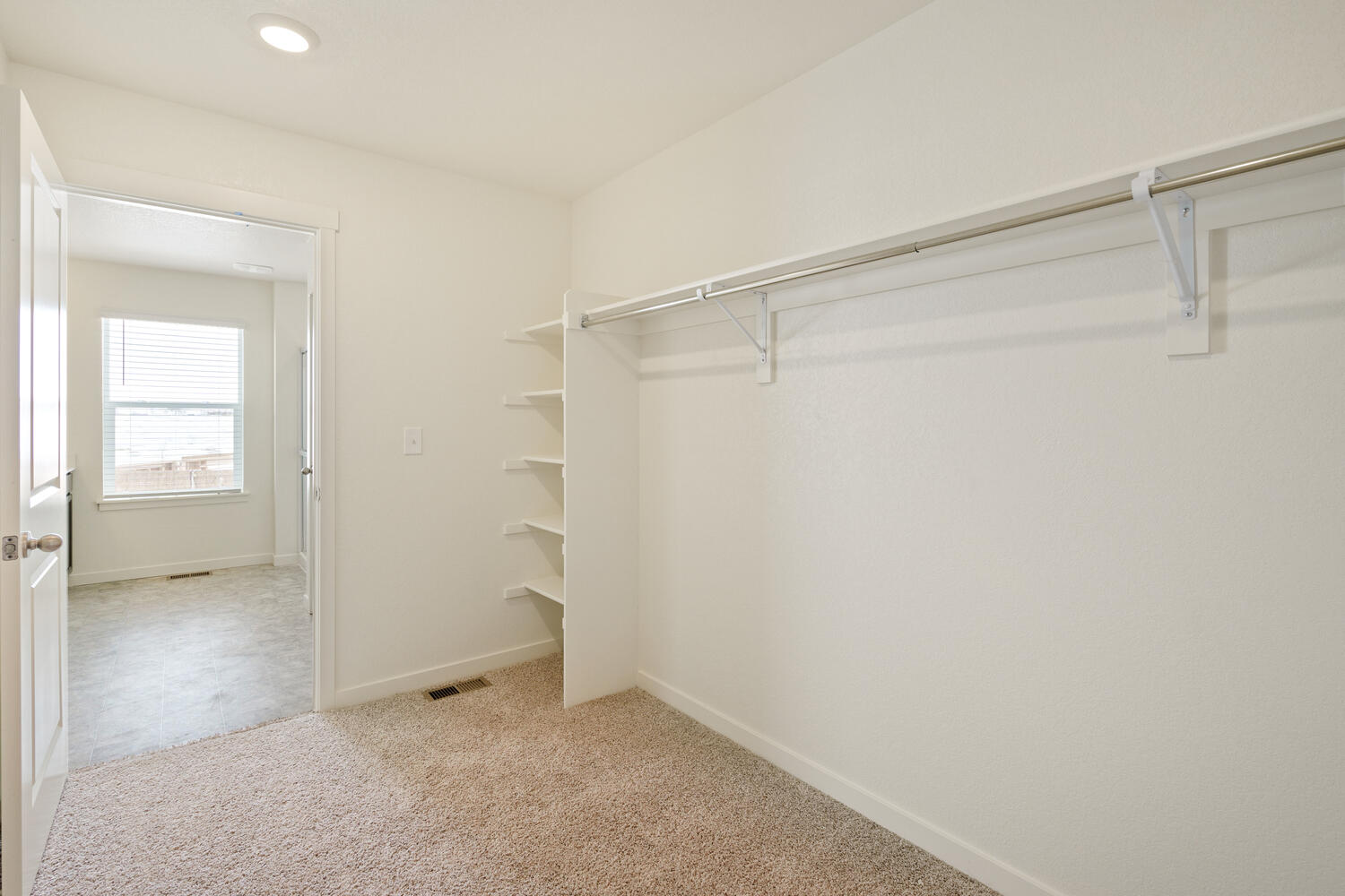 New Homes in Lochbuie, Colorado at the Silver Peaks community by D.R. Horton