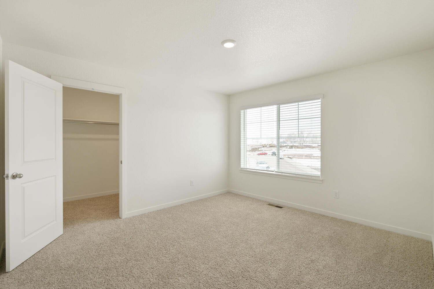 New Homes in Lochbuie, Colorado at the Silver Peaks community by D.R. Horton