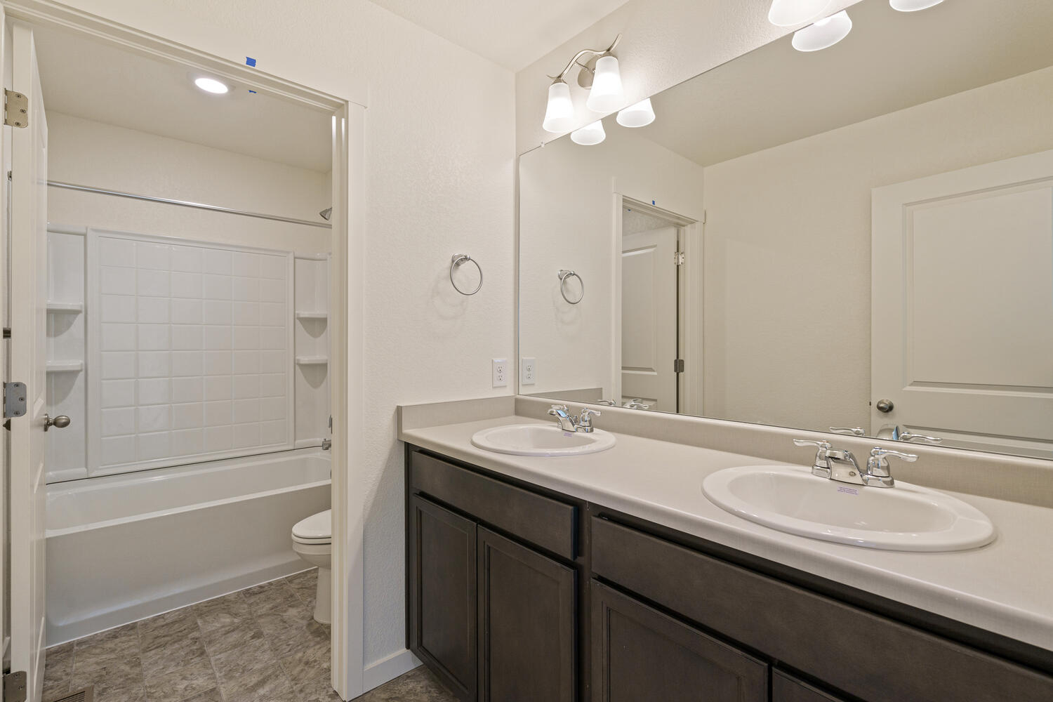 New Homes in Lochbuie, Colorado at the Silver Peaks community by D.R. Horton