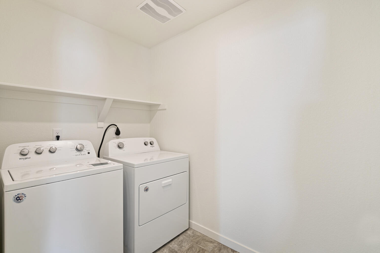 New Homes in Lochbuie, Colorado at the Silver Peaks community by D.R. Horton