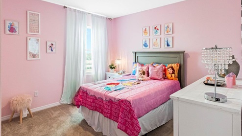Guest bedroom with full size bed and dresser