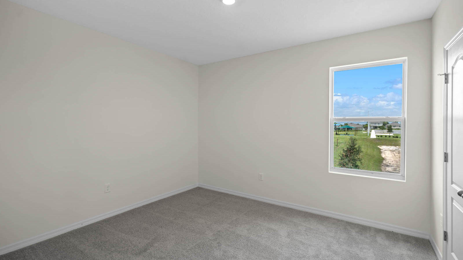 Guest bedroom single window