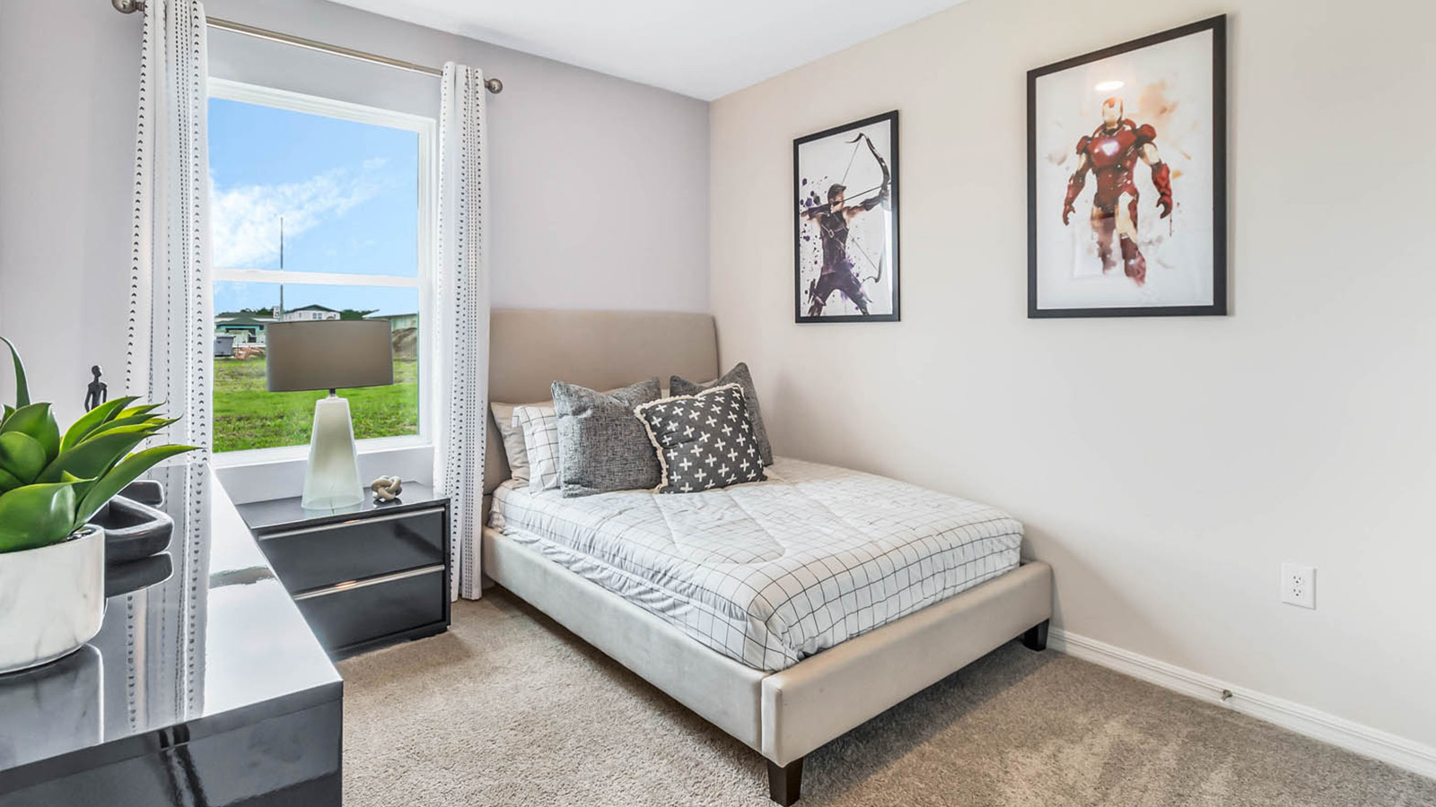 Guest bedroom with full size bed