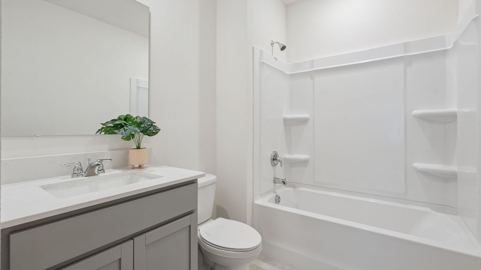 Guest Bathroom with tub
