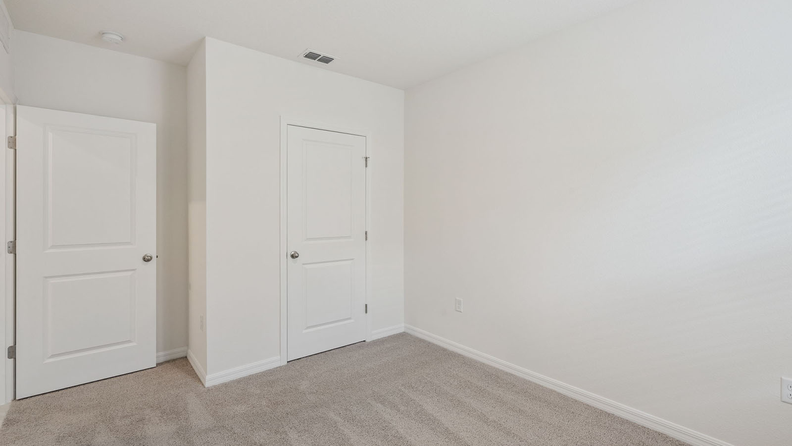 Guest bedroom with closet