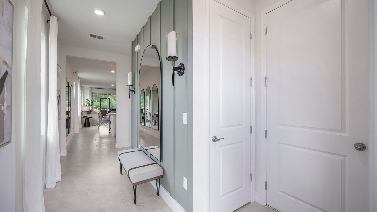Entryway with closet