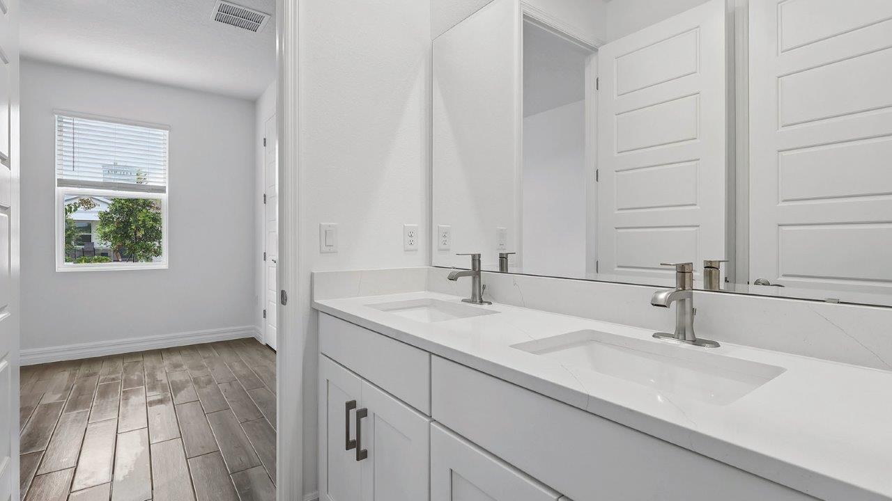 Jack and jill bathroom