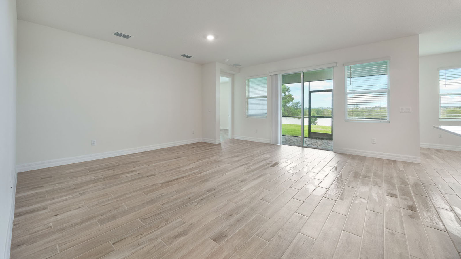 Bright and spacious living room