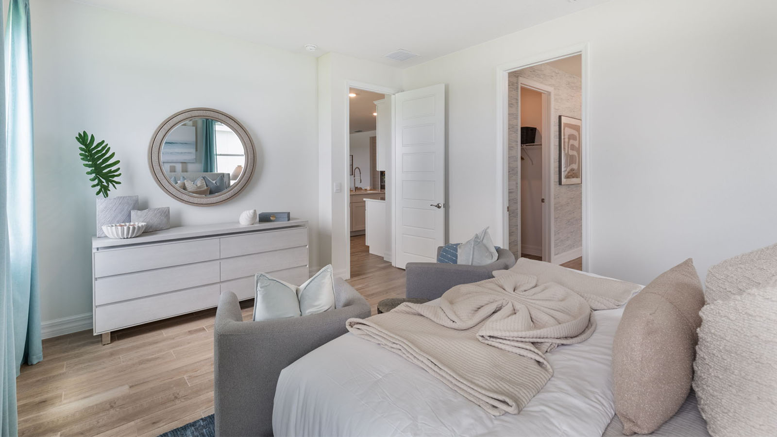 Primary bedroom with access to en suite bathroom