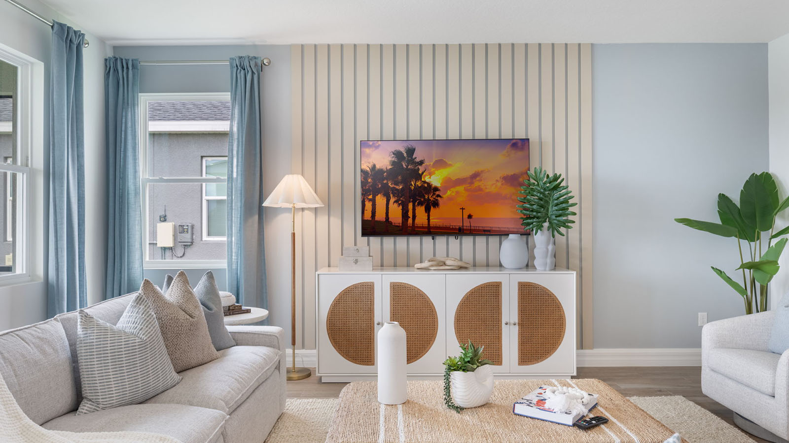 Living room with cabinet and tv