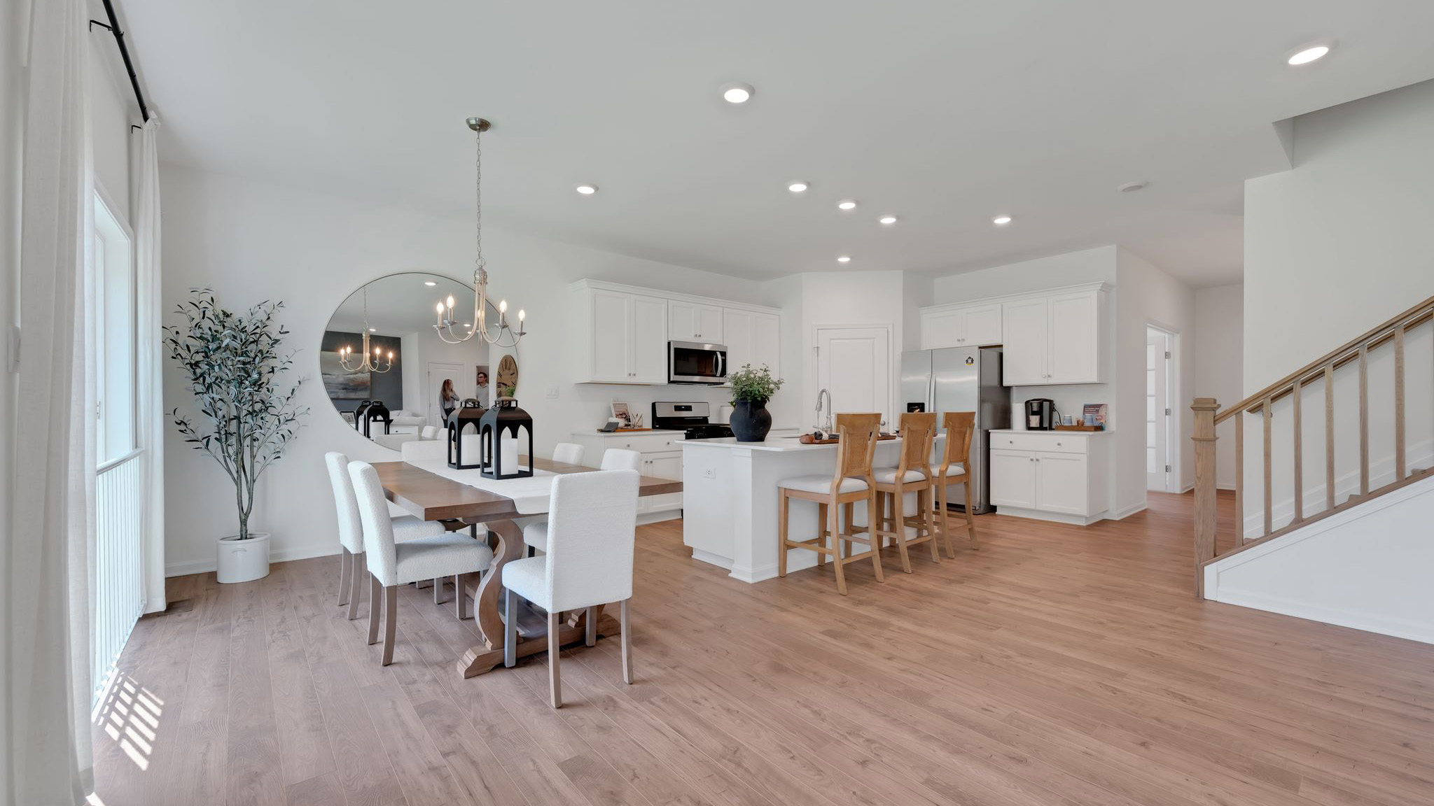 Henley open-concept dining and kitchen.