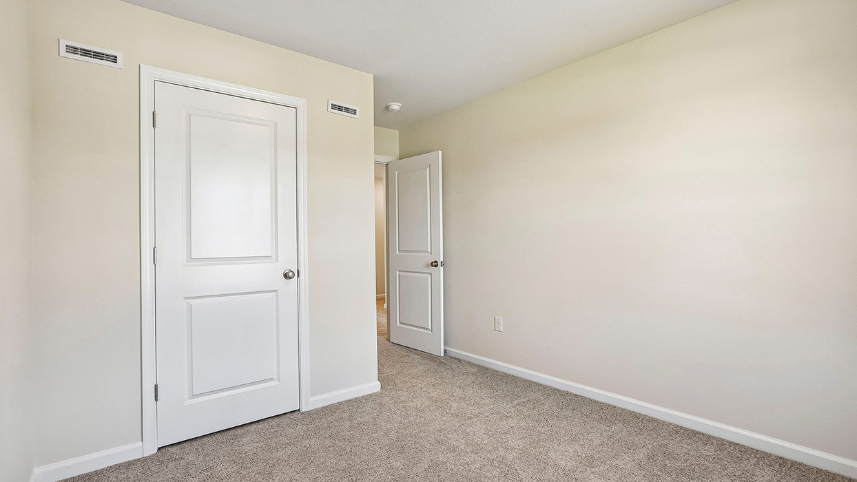 third bedroom with closet