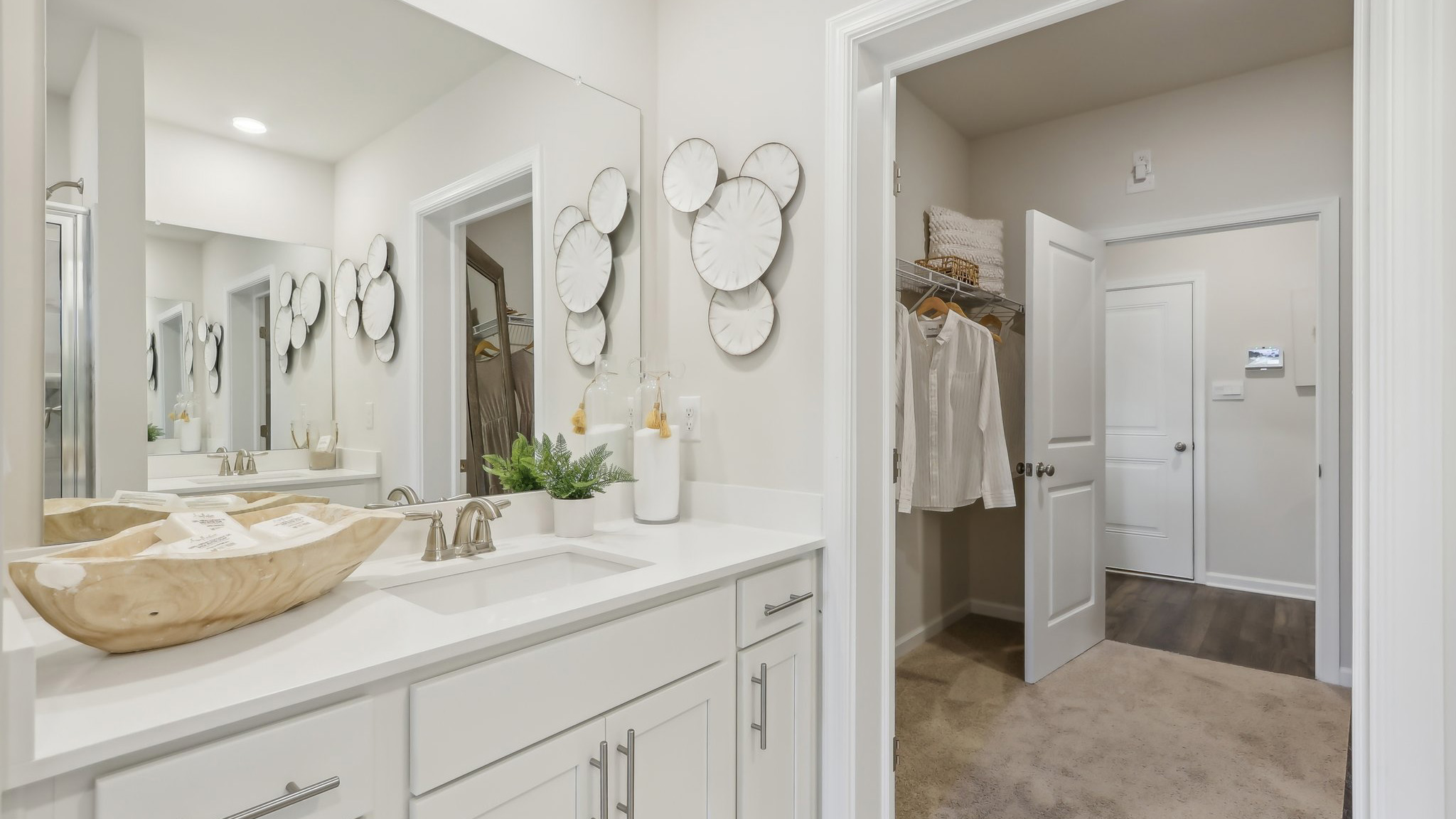 double sink vanity in on suite bathroom