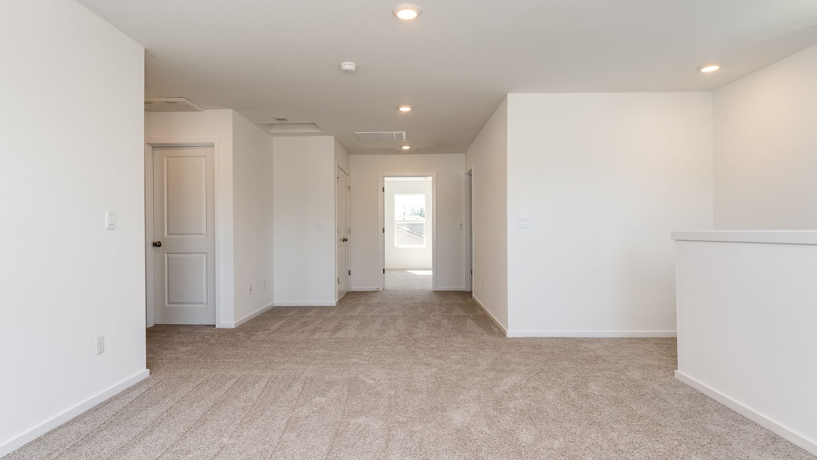 Loft area wall-to-wall carpet